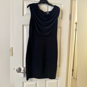 Adrianna Papell Black Pleated Midi Dress sz M